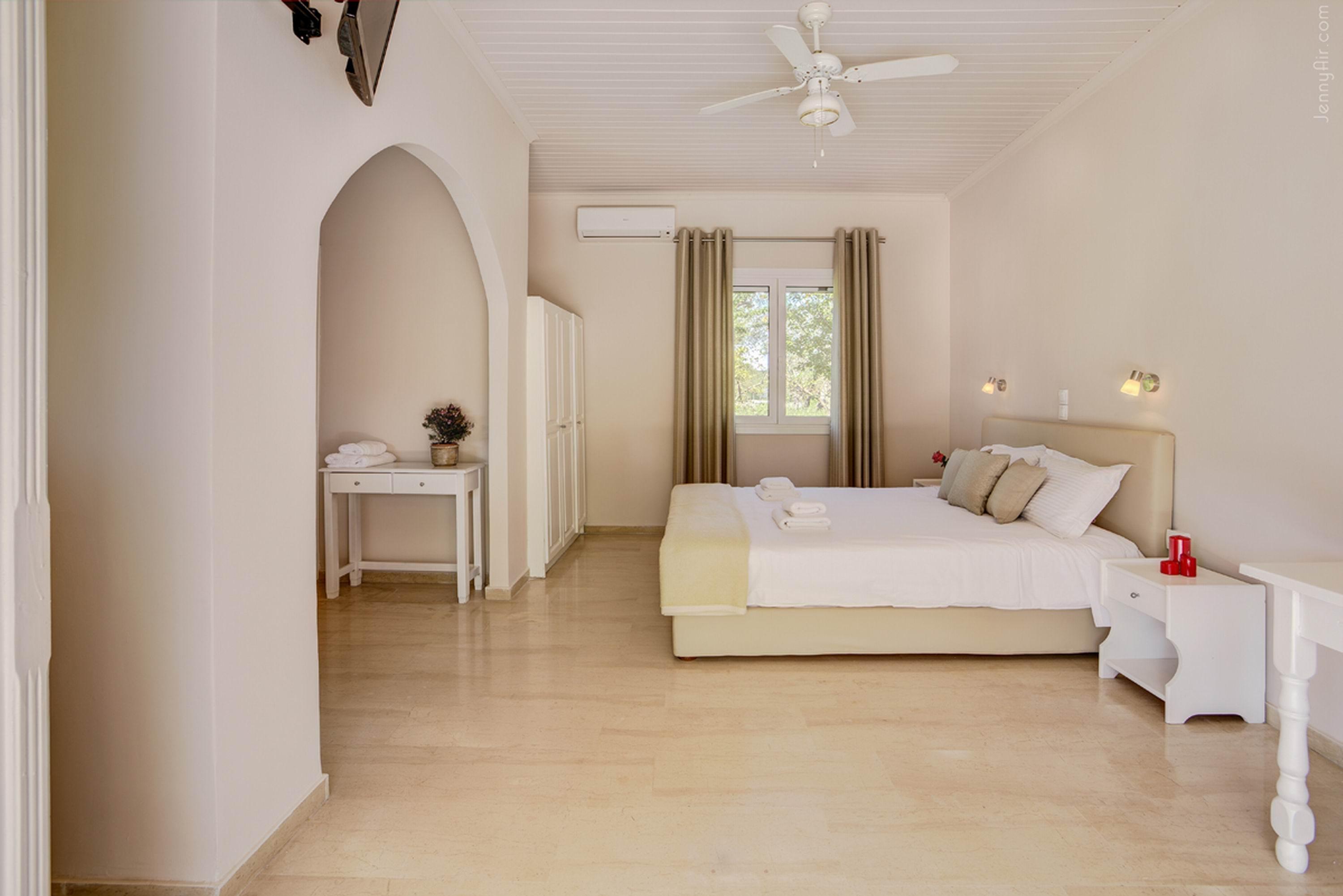 Paradise Village Aparthotel