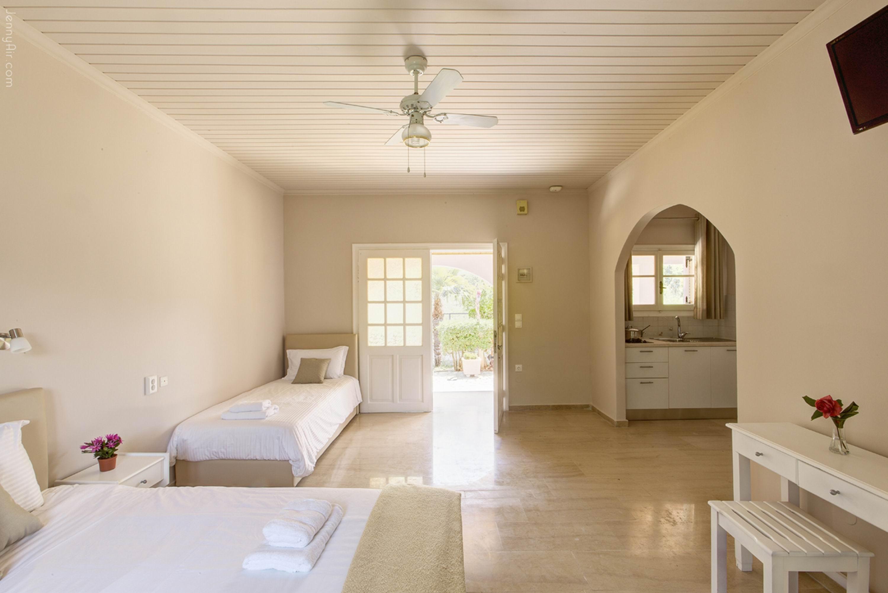 Aparthotel Paradise Village Roda (Corfu)
