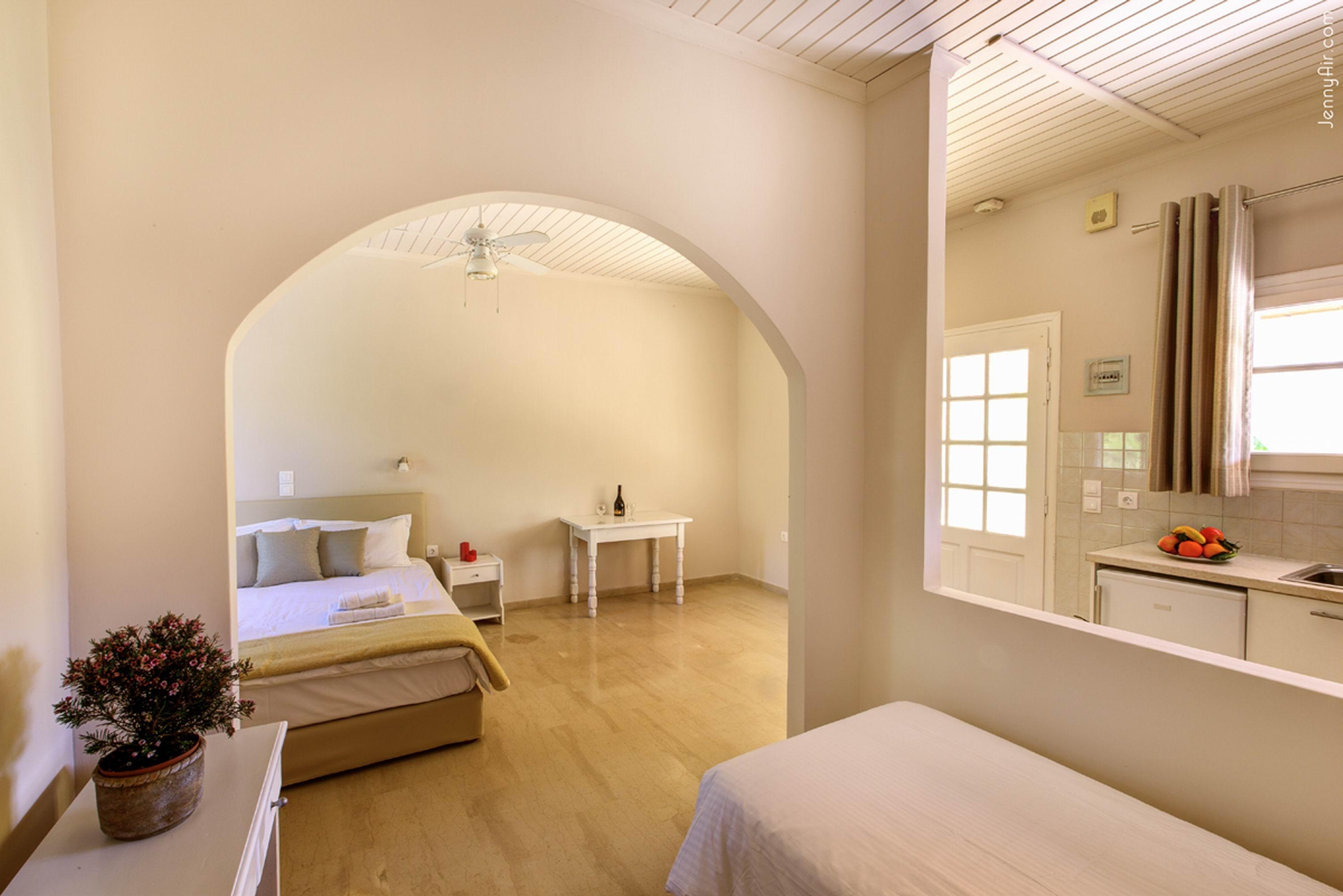 Paradise Village Aparthotel 2*