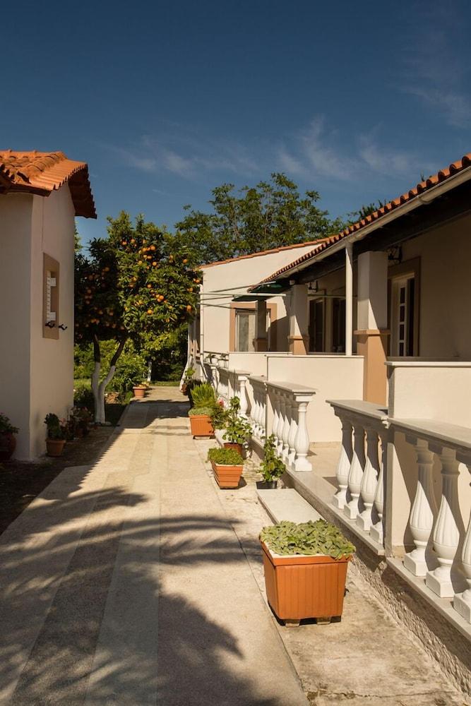 Paradise Village 2* Roda (Corfu)