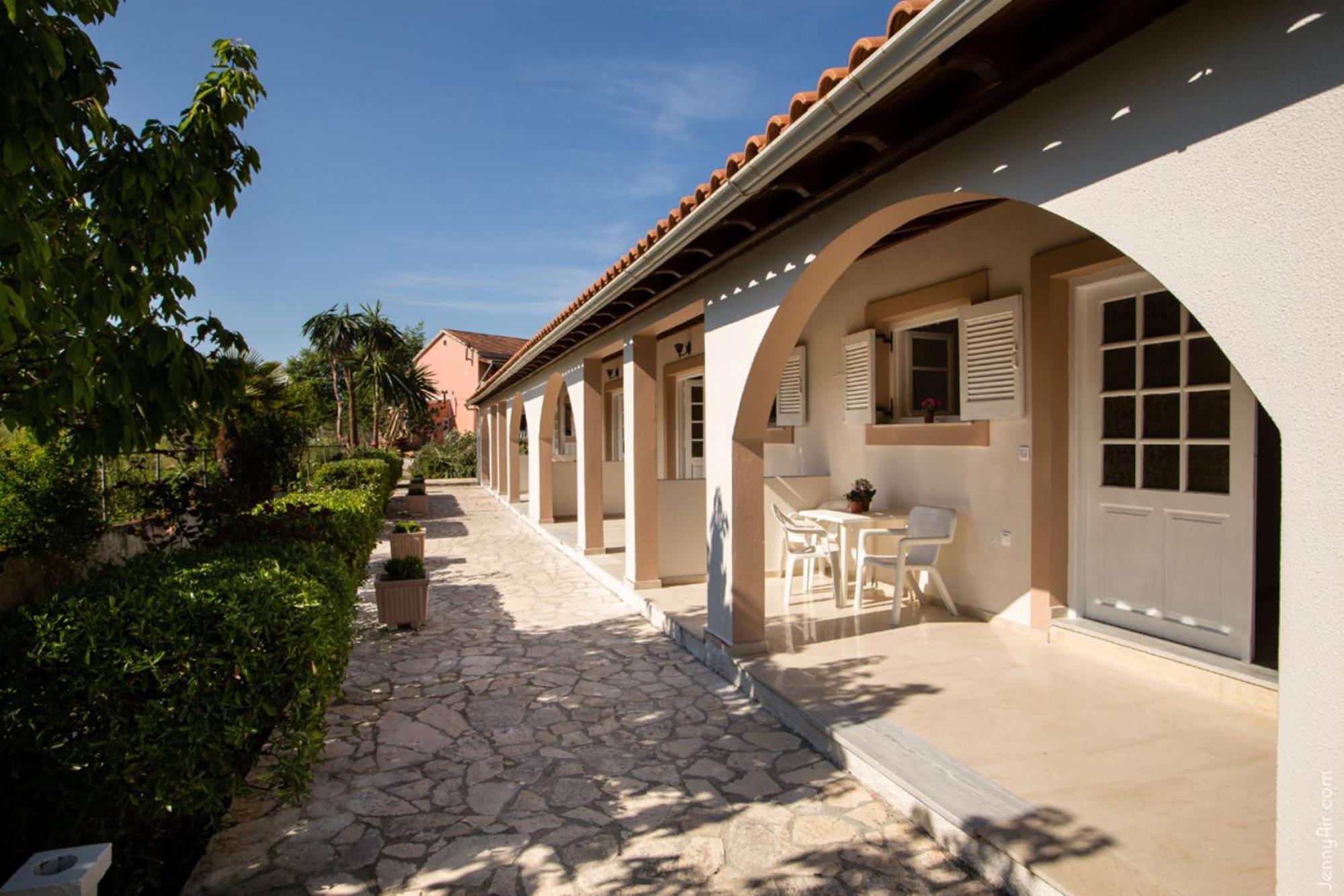 Paradise Village Aparthotel 2*