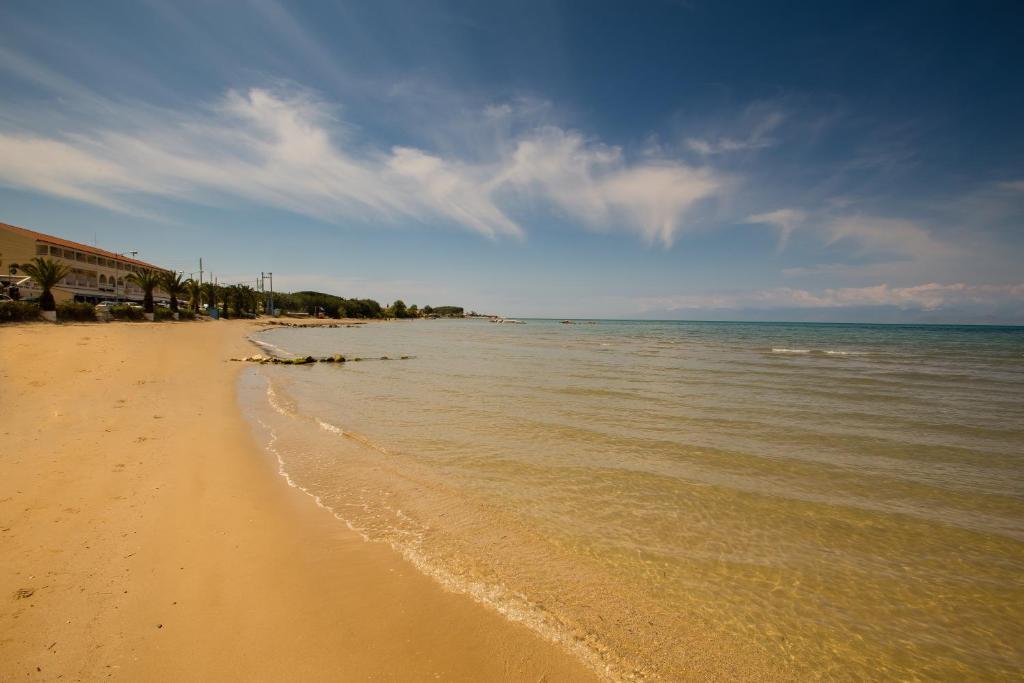 Paradise Village Aparthotel